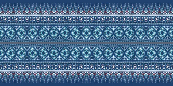 Beyaz ve mavi Geometrik Soyut etnik model, mavi arka planda geleneksellik. Aztek hattı kabilesinin kusursuz süsü. Sınır dekorasyonu. Duvar kağıdı, tekstil, kumaş, giysi, batik, halı, Sarong için tasarım