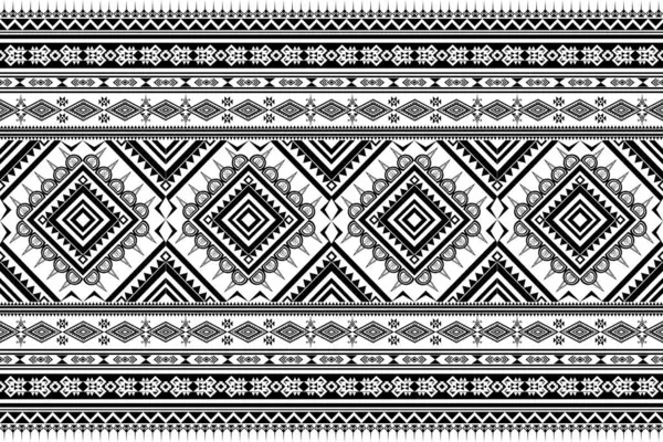 Soyut etnik geometrik siyah-beyaz sanat. Tek renkli kabilenin kusursuz deseni. Aztek halk nakışları. Geleneksel Afrika çizgileri. Halı, kapak, duvar kağıdı, ambalaj, kumaş için tasarım