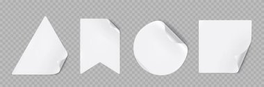 Arka planda izole edilmiş köşeleri soyulmuş beyaz etiketler. Üçgen, bayrak, yuvarlak ve kare şeklindeki yapışkan etiketlerin gerçekçi vektör çizimi. Pazarlama etiketleri modeli