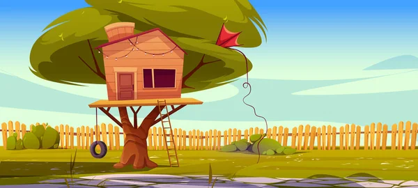 フェンスの漫画の背景と裏庭の芝生の上の木の家 夏に草や木の家とベクトル屋外ホーム裏庭のイラスト 晴れた日にスイングと郊外の公園ゲームシーン — ストックベクタ