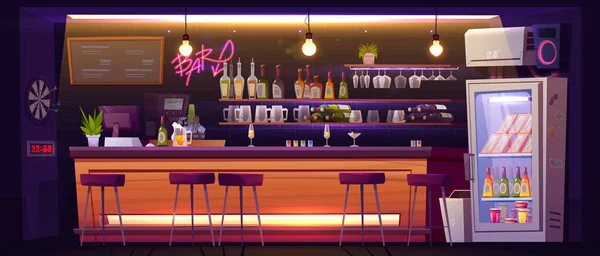 バーカウンターインテリア 空のレストランやナイトクラブエレメントの漫画ベクターイラスト 木製テーブルにグラスにカクテルとビール 棚にアルコール飲料と高いスツールのボトル — ストックベクタ