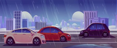 Yağmurlu bir günde şehir trafiği. Islak şehir yolunu kullanan arabaların vektör çizimi, modern binalarla şehir manzarası, kasvetli gökyüzünde bulutlar, otoyoldaki su birikintileri, sürüş güvenliği.