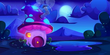 Geceleri kapı manzaralı şirin bir peri evi. Sihirli gölün yanındaki fantezi cücesi. Cüce için güzel bir masal binası. Mantar ve açık hava ateş böceği resimli komik elf kulübesi.