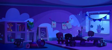 Geceleri karanlık, boş bir anaokulu. Mobilya ve çocuk oyuncaklarıyla dolu çizgi film anasınıfı sınıfı. İçeride masa, sandalye, dolap ve çocuk çizimleri olan bir oda.