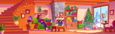 Yeni yıl tatilinde kışlık kulübenin rahat oturma odası. Çizgi filmdeki vektör kadın kanepede oturup şöminenin yanında kitap okuyor. Çoraplar ve Noel ağacı ile süslenmiş. Pencerenin dışındaki karlı dağlar..