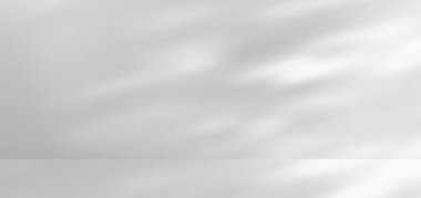 Yaprakları gölgeli ve güneş ışığı arkaplanlı beyaz stüdyo. Güneş ışığı ve yaprak doğası bg ile kaplı 3D gri oda. Beton döşeme sahnesi. Yüzey dokusunda güzellik ve kozmetik ekran