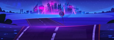 Gece parlayan neon kasabasına giden otoyol. Yıldızlı gökyüzünün altında hız sınırı işareti olan boş alan manzarası. Modern alacakaranlık fütüristik şehir manzarası mor ve mavi renklerde.