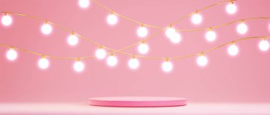 Pembe arka planda, silindir podyumun altında altın kablolardaki tüylü ampullerle parlayan sicim ışıkları. Boş gül kaidesi şenlikli aydınlatma çelengi Tatil ve yumuşak bokeh ile parti dekorasyonu.