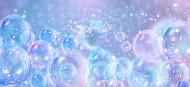 Yanardöner yansımaları ve pastel gradyan arka planda parlayan parçacıkları olan yüzen kabarcık küreleri. Mavi ve mor rüya bg üzerindeki şeffaf küreler - Bokeh efektli sihirli tasarım.