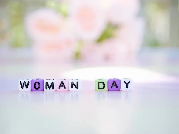 Vrouwendag Alfabet Letters Met Wazige Bloemen — Stockfoto