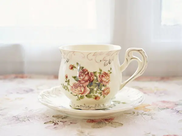 Антикварная Чашка Чая Желтым Цветами Оранжевой Розы Фон Фарфоровая Чашка — стоковое фото