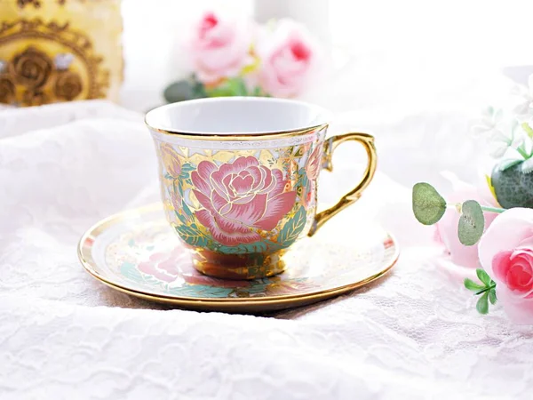 Антикварная Чашка Чая Розовой Розой Белом Фоне Английский Чай Винтажный — стоковое фото
