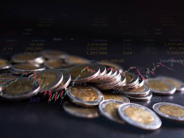 Kara Arkaplanda Şamdanlı Yığın, Grafik Veri Borsası Borsası Forex Bitcoin Kriptopara, Yatırım Geliri 2023 Ney Yılı, İş veya Finans Teknolojisi Konsepti.