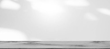 Serface Beton Odası Stüdyo Arkaplanı, Desen Doku Tasarım Vintage Biçimi, Işık Duvarda Boş Alan ile Gölge Bırakıyor, Retro Grunge Boş Tezgâh Odası Arkaplanı, İçerideki Raflar.