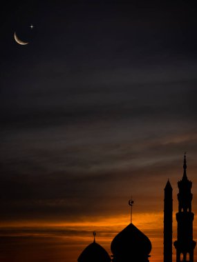 İslami Mimarlık Arkaplanı, Hilal Ay 'lı Camiler ve Hilal Yıldızlı Gökyüzü Kara, Dikey Ramazan Silueti Günbatımı, Arap Müslümanları, Yeni Yıl Muharramı, Mübarek Bayramı, Mübarek Bayramı