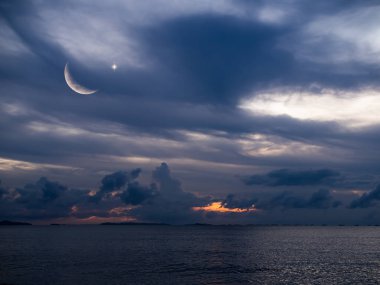 Ramazan Arkaplan Sembolleri, Kara Gece Günbatımında Yıldızlı Ay, Tasarım Kutlaması Arap Müslüman Dini, Geleneksel Mübarek Yeni Yıl Muharramı, Kurban Bayramı Kutsal Tanrı Kavramı.