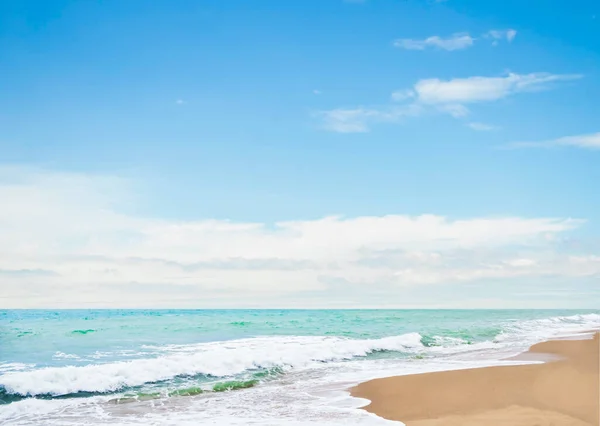 Strand Sand Mit Meer Küste Wasser Sommer Und Blauer Himmel — Stockfoto