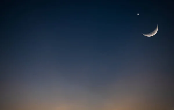 斋月夜空与月亮开斋节伊斯兰教Kareem Ramazan Arab Mubarak Background Symě Holy Muslim Crescent Moon — 图库照片