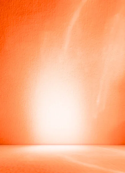 シャドウレッドスタジオルーム背景 アブストラクトテクスチャオレンジライトウォールフロアシーン オーバーレイ最小ステージモックアップテーブル製品化粧品夏 グラデーション3Dテンプレートプラットフォーム スポットライトスペースキッチン — ストック写真