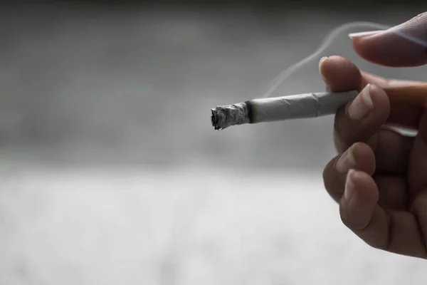 El Tütünü İçicisi, Genç Sigara İçicisi, Nikotin Akciğer Kanseri Tehlikeli Konsepti Uyuşturucuyu Bırakma, Uyuşturucu Bağımlılığı Uyuşturucu Bağımlılığı İğnesi.