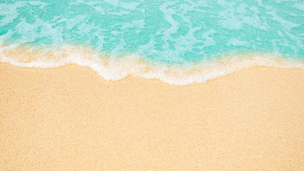 Plaj Kumu ve Dalgalı Deniz Arkaplanı Mavi Su Yaz Sahil Köpüğü Kıyı Sahili Sükuneti Kıyı Adası Sahil Bölgesi Tropikal Manzarası Turizm Seyahati için Güzel Duvar Kağıdı.