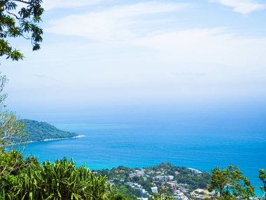 Sea Top View Drone Hava Aracı Mavi Okyanus Suyu Phuket Adası Tayland Yüzey Dalgası Yaz Gezisi Tropikal Doku Kıyısı Güzel Dalga Deniz Burnu Tatil için, Pürüzsüz Duvar Kağıdı.