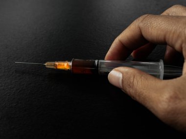 İğnede Eroin, Tedavi Kokain Bağımlılığı Sinüs Suçu Suistimali Hızı.