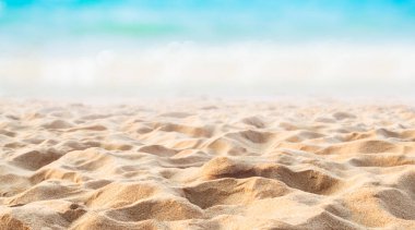 Seyahat Denizi Doğa Konsepti, Kıyıdaki Kum Suyu Mavi Okyanus Bulanık Arkaplan, Horizon ile Sakin Doku Dalgası Yüzey Sahili, Kart Turizmi İçin Güzel Manzara Tatil Gevşeme Tropikal Tatil.