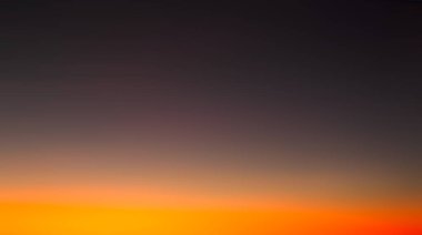 Sunset Gökyüzü Turuncu Bulutlu Gün Işığı Arka plan Akşam Mavi Şafak Alacakaranlık Yaz Gecesi Horizon Güneş 'i Güzel, Temiz, Aydınlık, Parlak, Sakin, Sıcak, Soyut