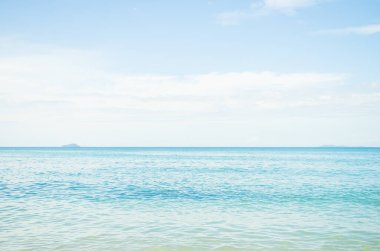 Deniz Seyahati Sahil Beyaz Bulutlu Mavi Okyanus Suyu Yaz Seyahati Mevsimi Güzel Duvar Kağıdı Deniz Burnu Adası Açık Hava Bölgesi Tropikal Yumuşak Spash, Turizm Tatil Günleri.