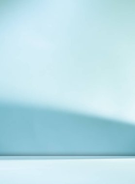 Sunum için Mavi Arkaplan Soyut Stüdyo Cyan Şablon Mutfak Masası Işık Spaec Duvarı İçişleri Odası Gölge Pencere Masası Yerler Beton Gradyatı Taş Podyumu