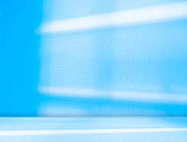 Sunum için Mavi Arkaplan Soyut Stüdyo Cyan Şablon Mutfak Masası Işık Spaec Duvarı İçişleri Odası Gölge Pencere Masası Yerler Beton Gradyatı Taş Podyumu