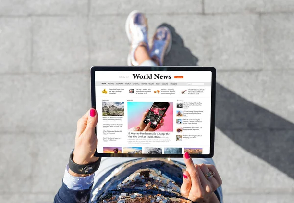 Woman Standing Outdoors Reading News Tablet Computer — Stock Photo, Image