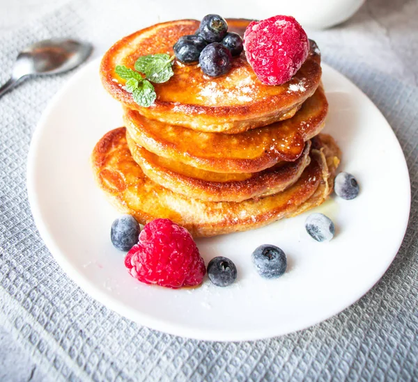 Pancakes Berries Breakfast Concrete Background — Stock Photo, Image