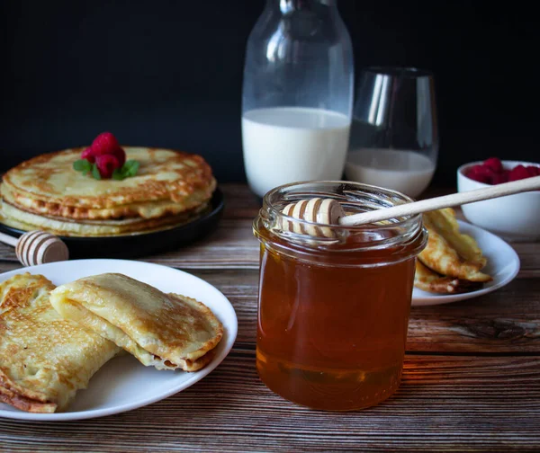 Delicious Pancakes Berries Honey Sweet Food Morning — Stock Photo, Image
