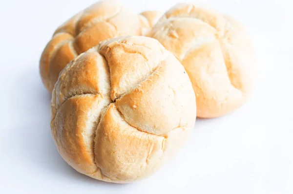 Broodjes Met Tarweoren Een Witte Achtergrond Close — Stockfoto