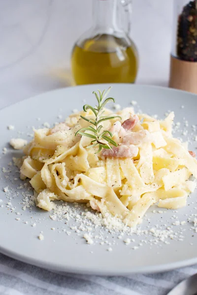 Pasta Carbonara Con Pancetta Crema Formaggio — Foto Stock
