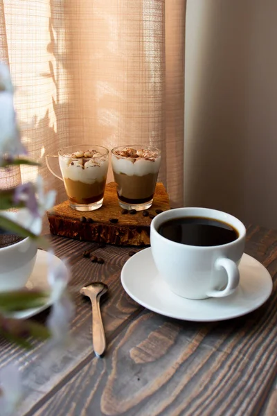 Napij Się Kawy Drewnianym Tle Dzień Dobry — Zdjęcie stockowe