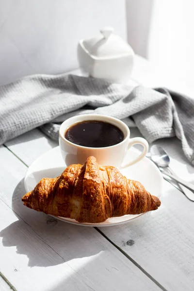 Cup Coffee Croissants White Wooden Breakfast Morning — Stock Photo, Image