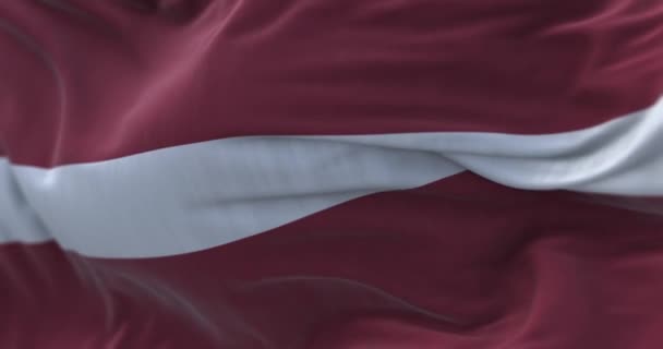Großaufnahme Der Wehenden Nationalflagge Lettlands Die Republik Lettland Ist Ein — Stockvideo