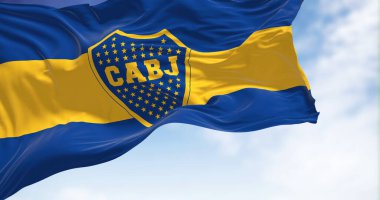 Buenos Aires, AR, Ekim 2022: Boca Juniors bayrağı rüzgarda sallanıyor. Boca Juniors, Buenos Aires merkezli bir Arjantin spor kulübüdür.