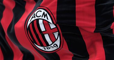 Milan, İtalya, Temmuz 2022: Milan bayrağı sallanıyor. Milan, İtalya 'nın Milano kentinde kurulmuş profesyonel bir futbol kulübüdür. Kumaş desenli arka plan. Seçici odaklanma. 3B illüstrasyon
