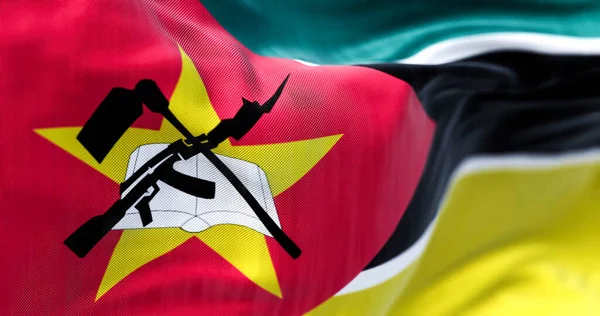 Vista Perto Bandeira Nacional Moçambicana Acenando Vento República Moçambique Estado — Fotografia de Stock