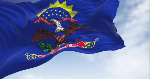 Крупным Планом Размахивает Флагом Северной Дакоты Северная Дакота Американский Штат — стоковое видео