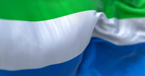 Yksityiskohta Sierra Leonen Kansallislipusta Joka Heiluu Tuulessa Sierra Leonen Tasavalta — kuvapankkivalokuva