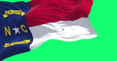 Kuzey Carolina bayrağının dalgalanma görüntüsü. Kuzey Carolina, ABD 'nin güneydoğu bölgesinde bir eyalettir. Ağır çekimde sonsuz döngü. 3 boyutlu görüntüleme. Yeşil ekran mat ve krom tuş