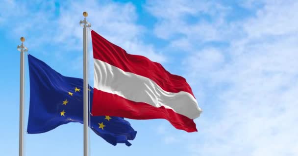 Σημαίες Της Αυστρίας Και Της Ευρωπαϊκής Ένωσης Κυματίζουν Στον Άνεμο — Αρχείο Βίντεο