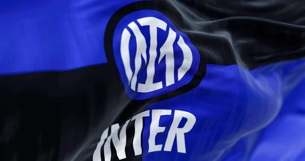 ลาน ตาล กรกฎาคม 2022 ธงของ Inter ตบอลคล บโบกม อในสายลม Inter — ภาพถ่ายสต็อก