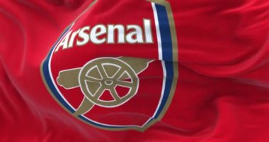 Londra, İngiltere, Mayıs 2022: Arsenal Futbol Kulübü bayrağı sallanıyor. Arsenal, İngiliz profesyonel futbol kulübüdür. Kumaş desenli arka plan. Seçici odaklanma. Yavaş çekimde kusursuz döngü. 3 Boyutlu Hazırlama