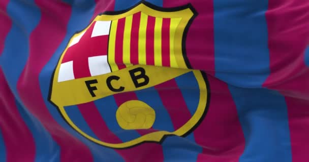西班牙巴塞罗那 2022年5月 接近Fc巴塞罗那的旗帜挥动 巴塞罗那足球俱乐部 Barcelona 是一家位于巴塞罗那的西班牙职业足球俱乐部 有选择的重点 无缝圈慢动作 3D渲染 — 图库视频影像